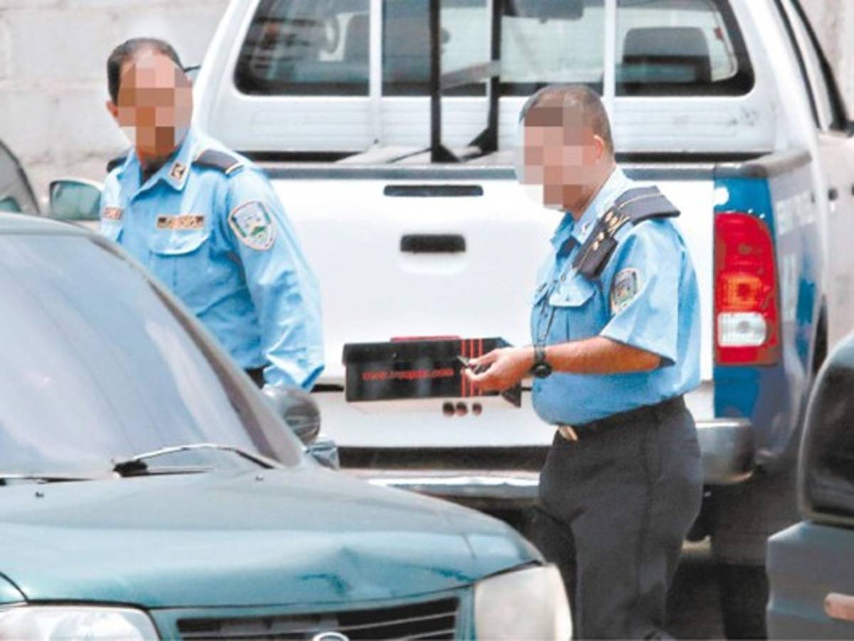 El sábado sale primera lista de policias destituidos en Honduras