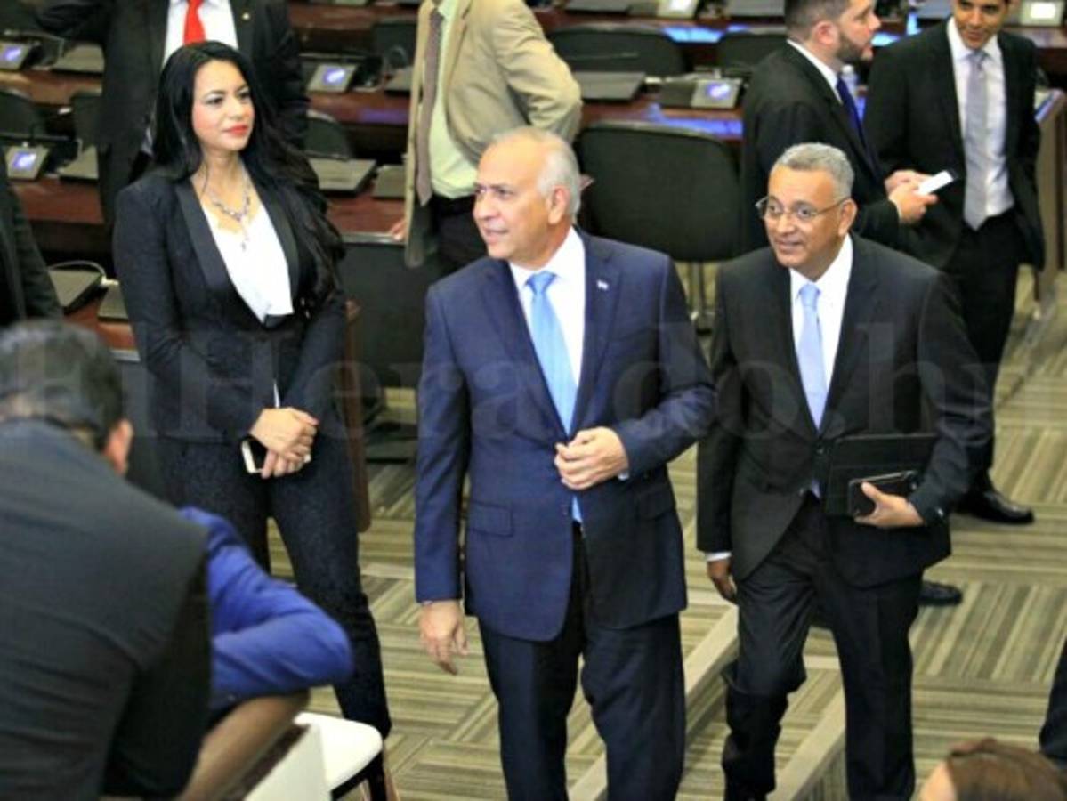 Congreso Nacional galardona a periodistas de distintos medios de comunicación