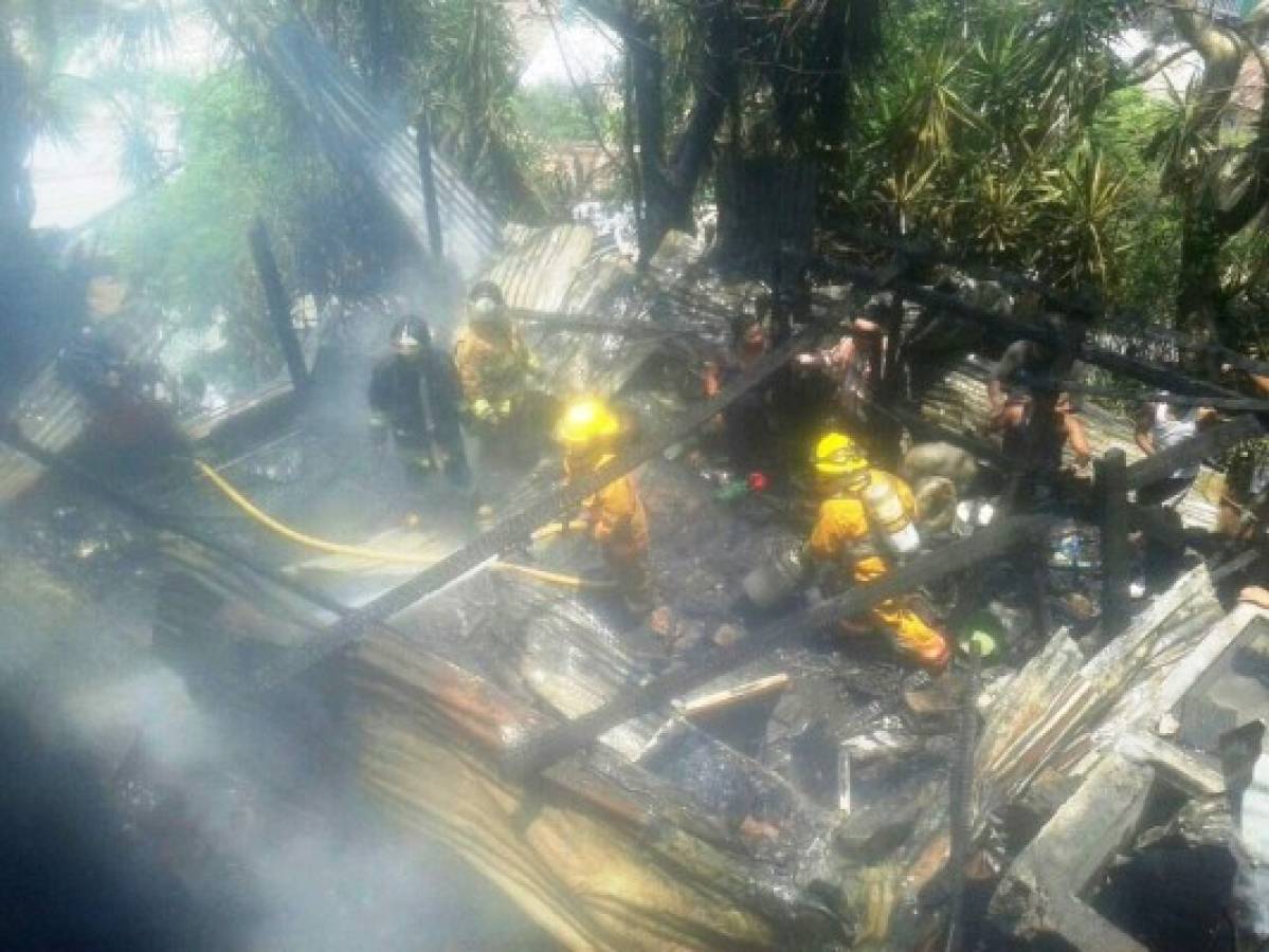 Rescatan ilesos a dos menores de un incendio en barrio San Martín