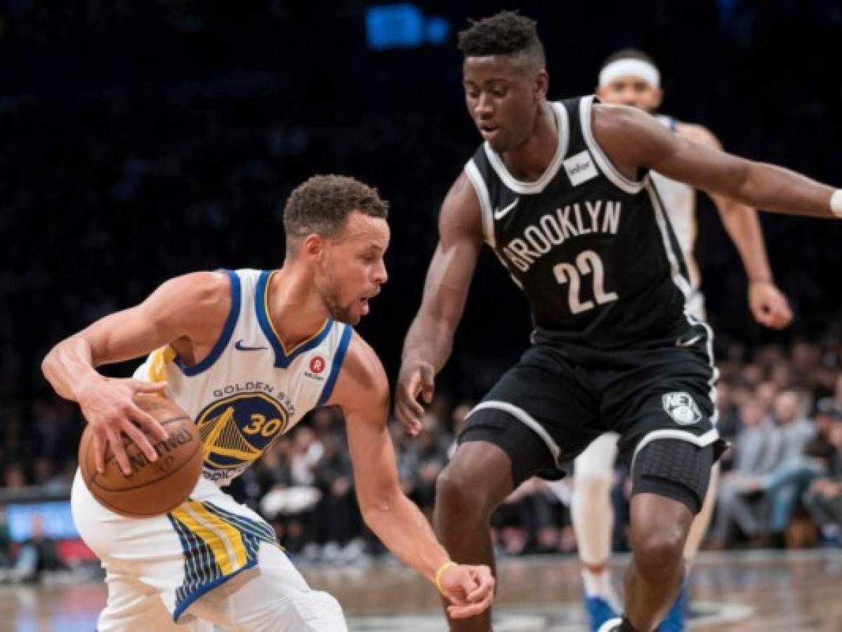 Stephen Curry anota 39 y Warriors derrotan a Nets