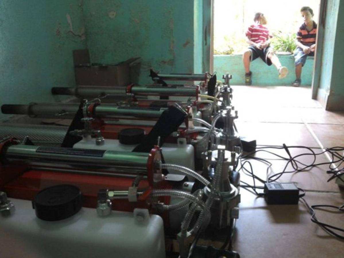 Hasta carros fumingan en municipio de Honduras por chikungunya