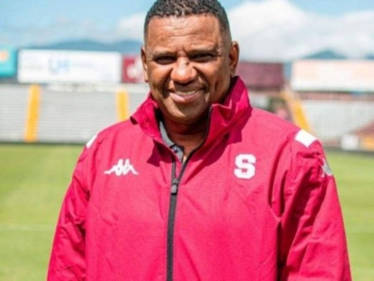 Roy Myers es presentado como entrenador interino del Saprissa de Costa Rica