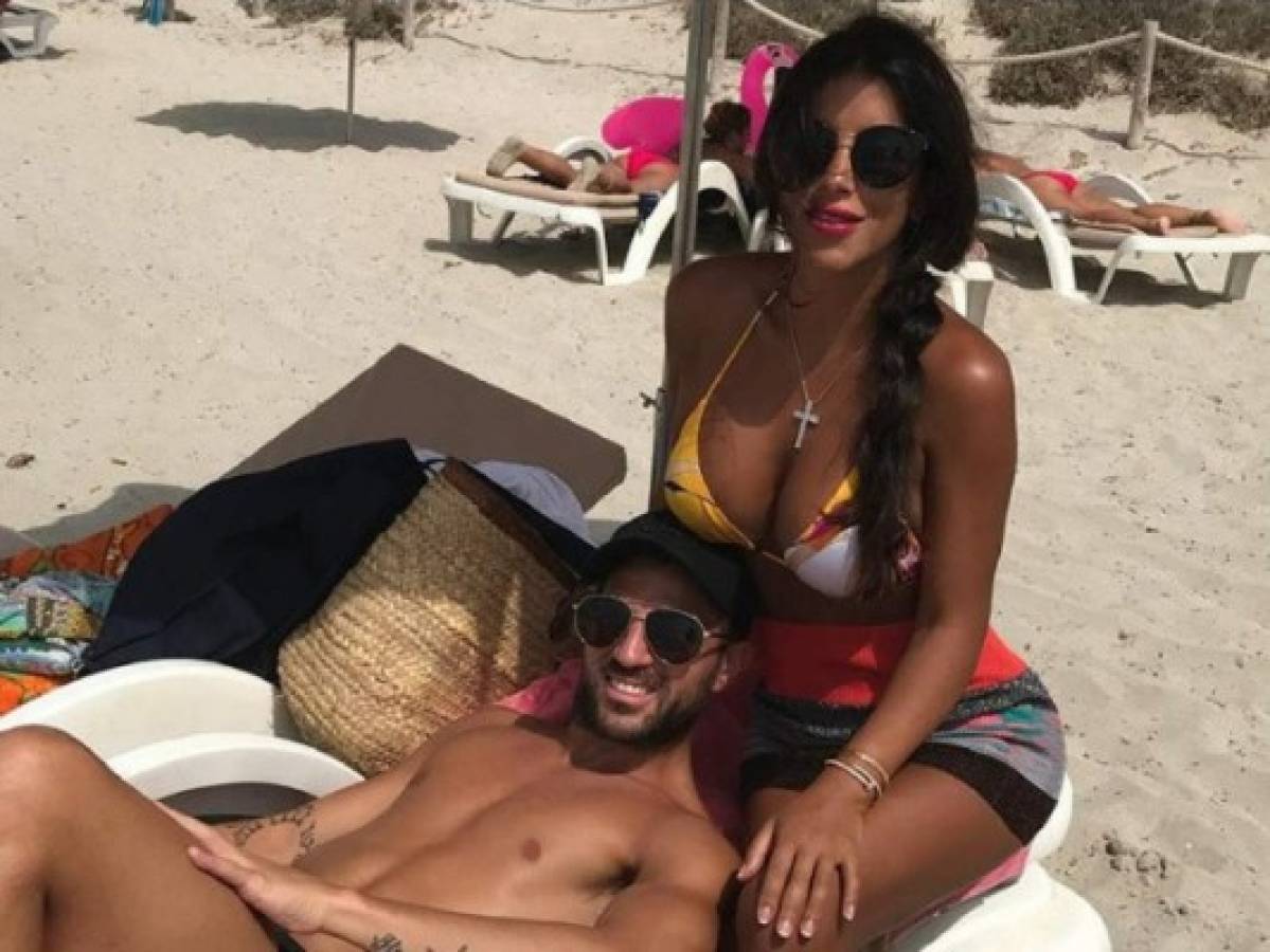 Cesc Fàbregas le pide matrimonio a su novia Daniella Semaan