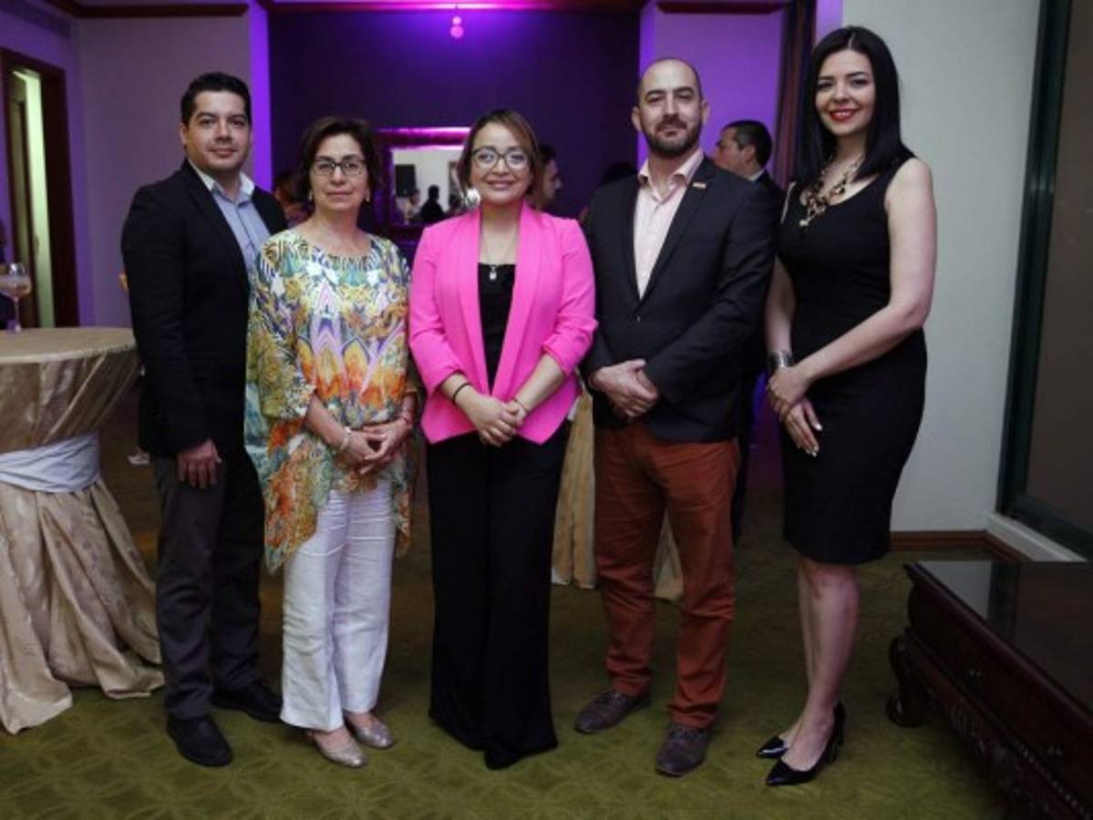 velada veraniega en el hotel honduras maya