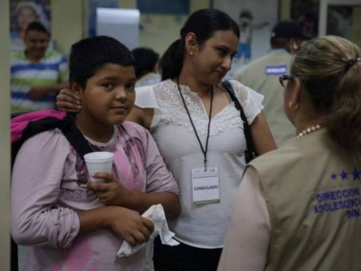 Mario Castellanos, el niño que viajaba en la caravana migrante, se escapa del Dinaf