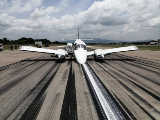 Avioneta aterrizó de emergencia en el aeropuerto Villeda Morales de San Pedro Sula