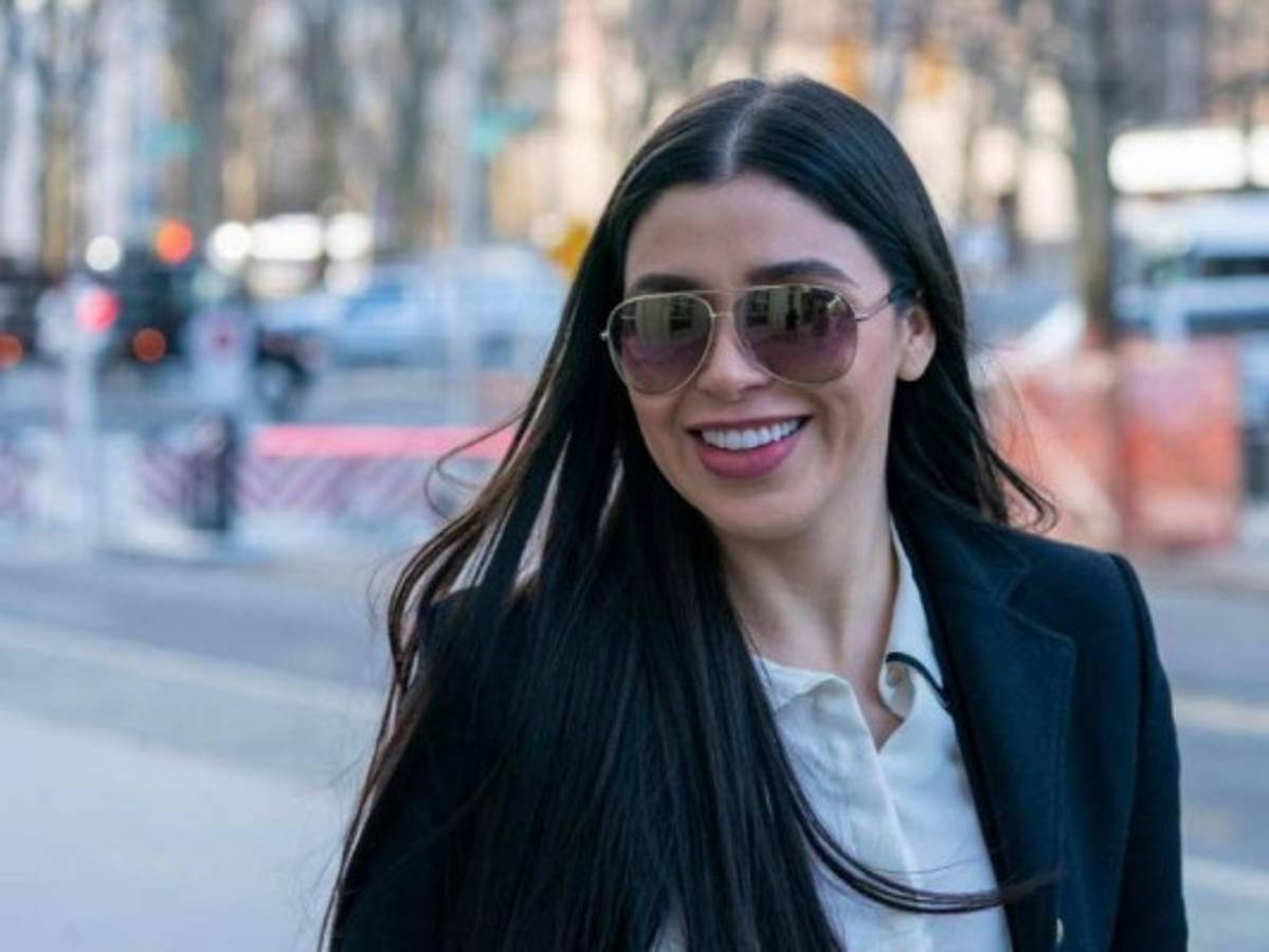 ¿Emma Coronel, esposa de 'El Chapo' Guzmán, presume autos de lujo?