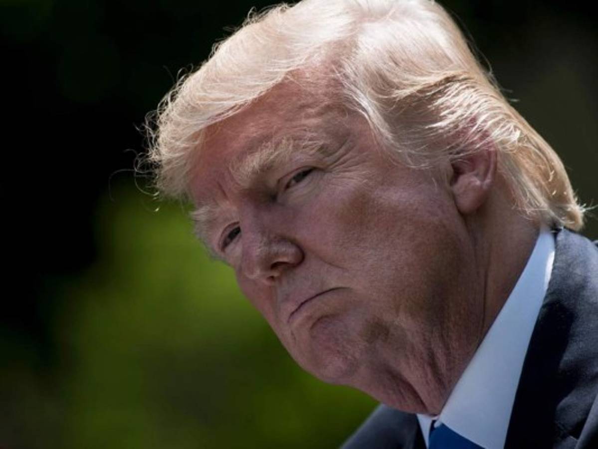 Donald Trump acusa al exdirector del FBI Comey de ser un 'cobarde'