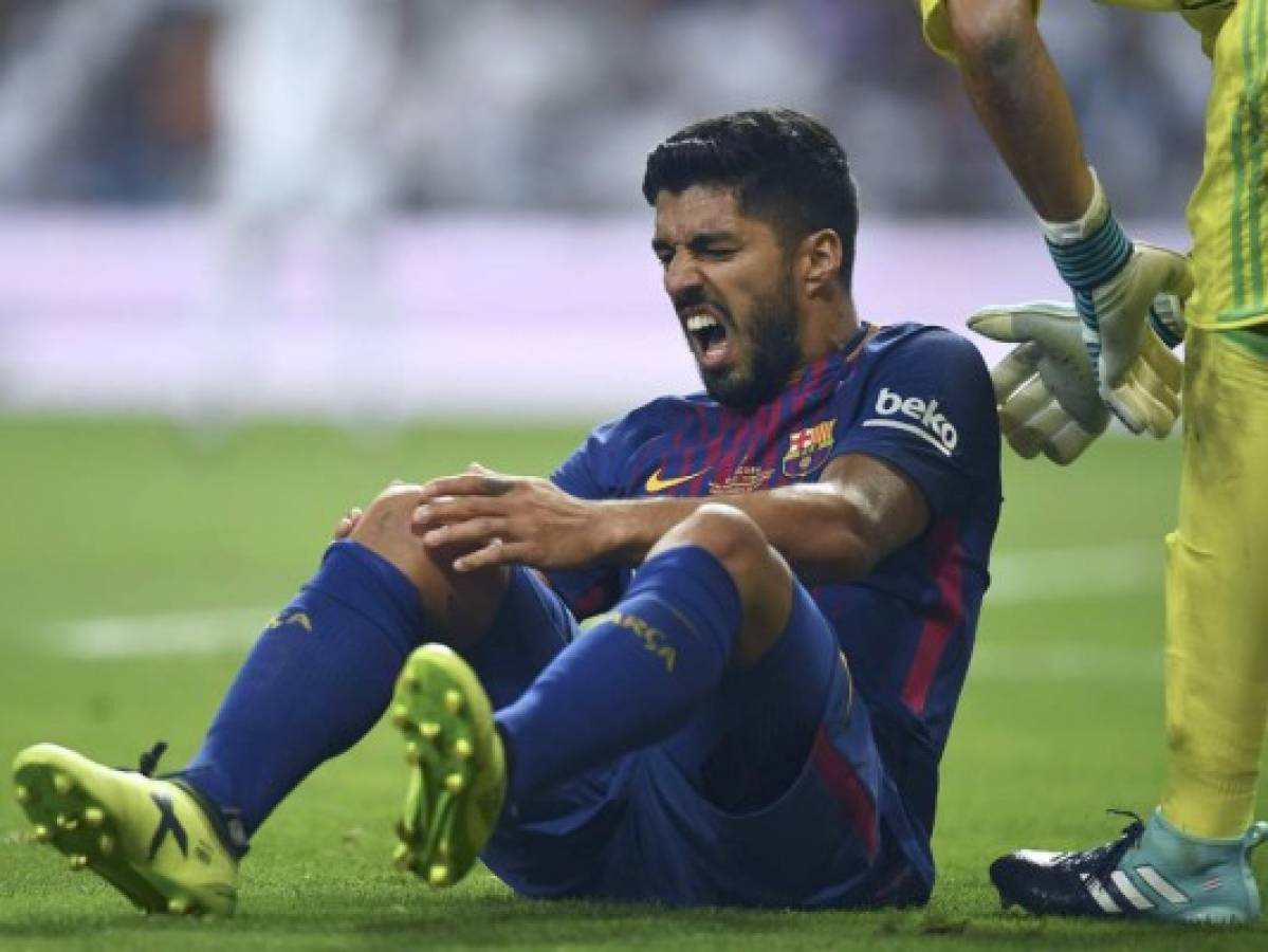 Luis Suárez, un mes de baja por una distensión en la rodilla  