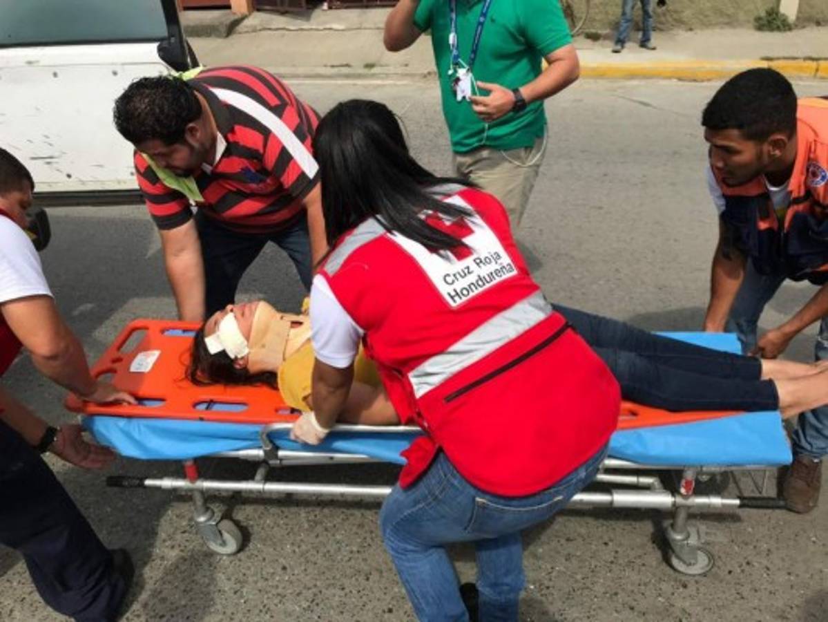 Fuerte colisión deja un muerto y cuatro personas heridas en San Pedro Sula
