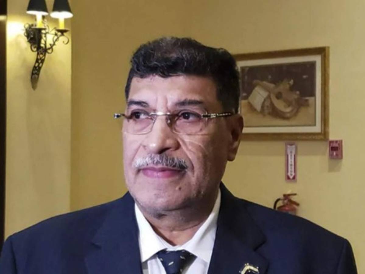 Expresidente del BCH, Edwin Araque, en coma por covid-19