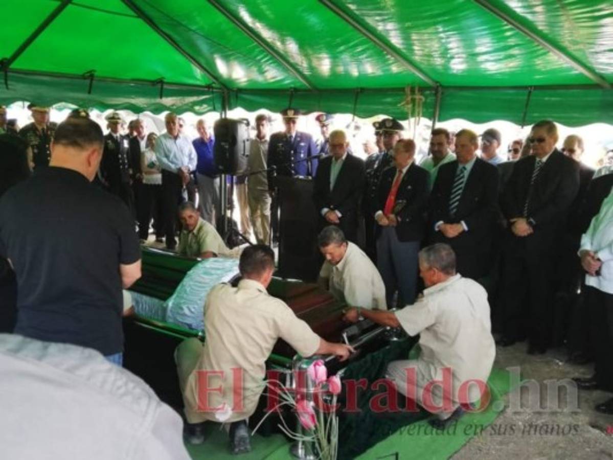 Dan último adiós al coronel Guillermo Pinel Cálix en la capital