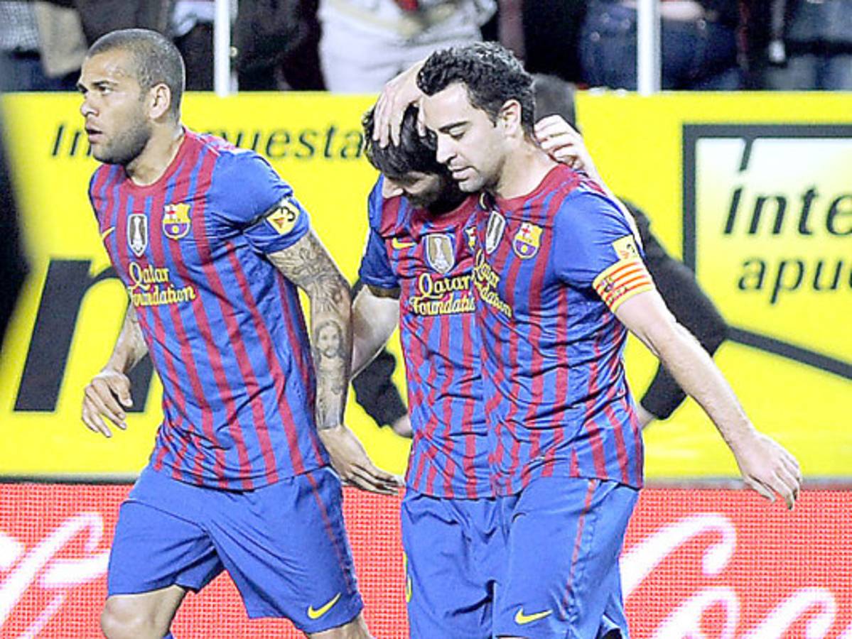 El Barça cumple con Xavi y Messi