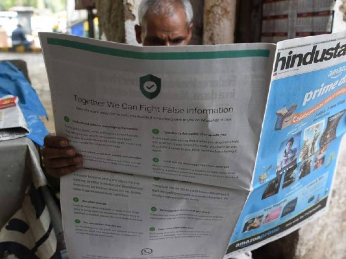 WhatsApp da consejos en la prensa india para evitar rumores mortíferos
