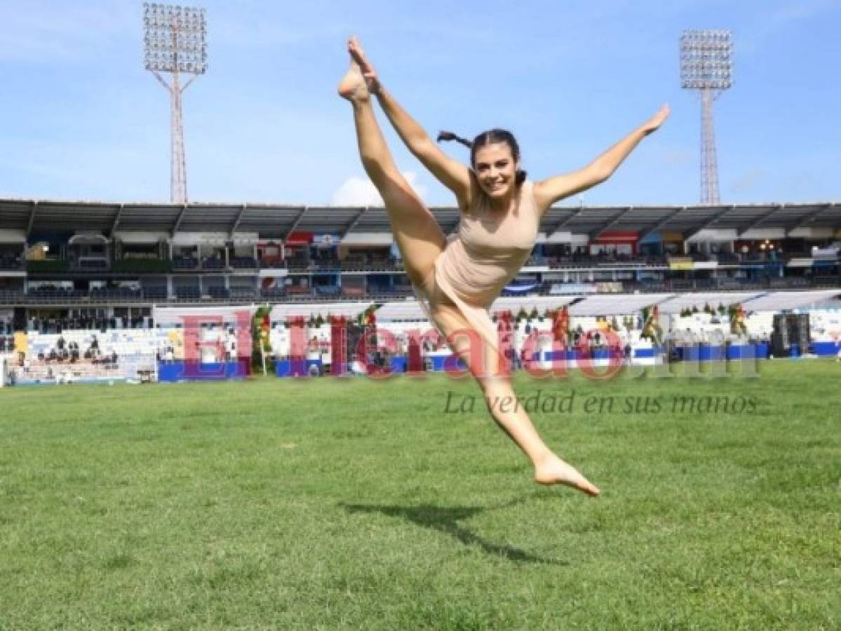 Cuadros artísticos están haciendo su presentación en el Estadio Nacional. Foto: Johny Magallanes/ EL HERALDO