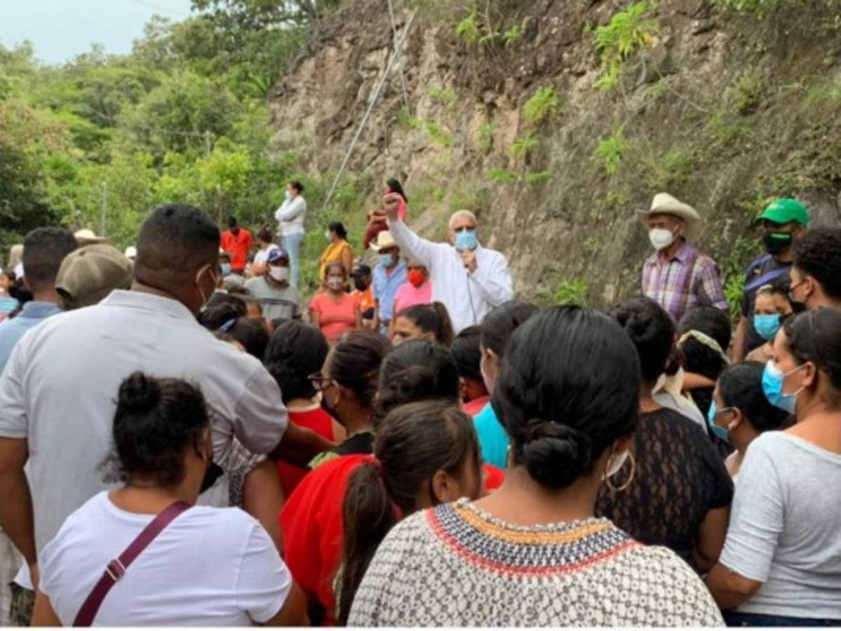 Con promesas y pidiendo voto en plancha, candidatos a la presidencia recorren Honduras (FOTOS)