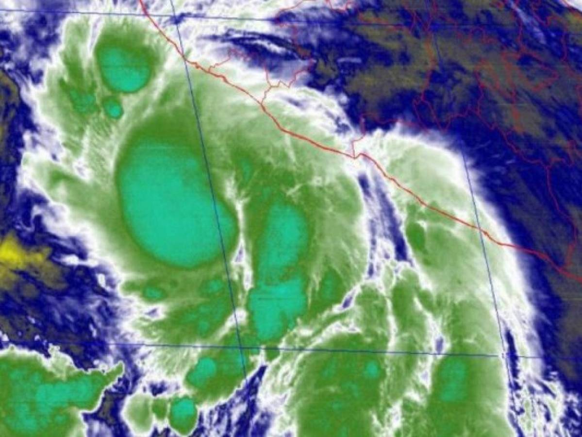 Prevén que huracán Enrique se intensificará en México