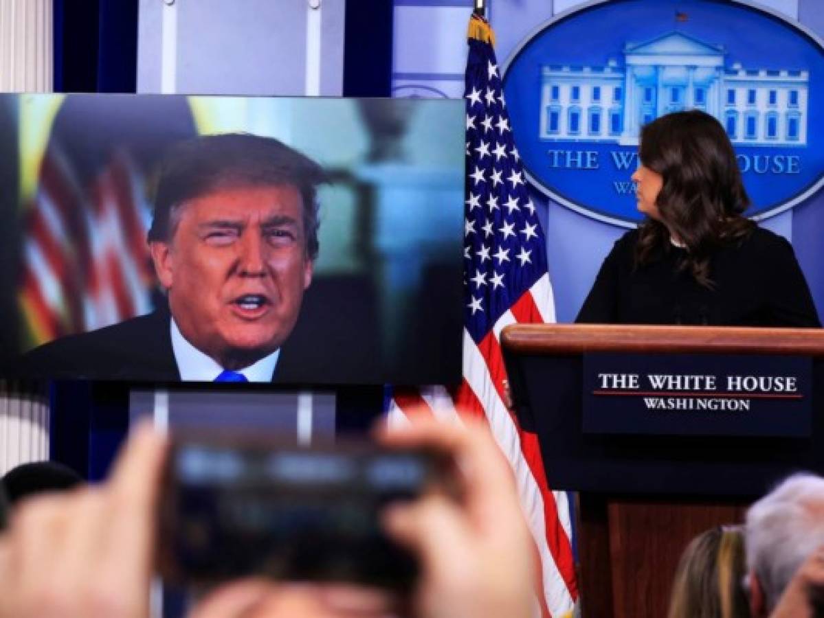 La secretaria de prensa de la Casa Blanca, Sarah Huckabee Sanders, en una conferencia de prensa virtual del presidente Donald Trump.