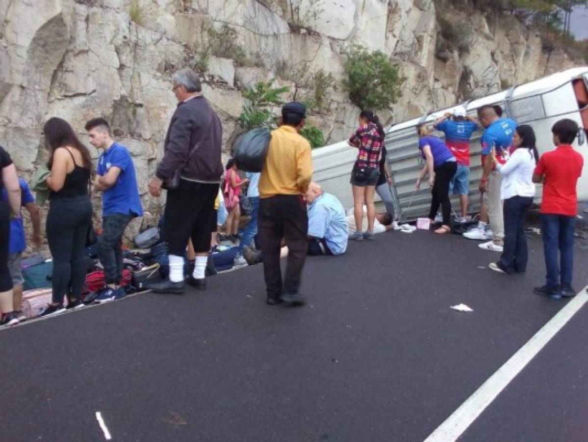 Varios extranjeros heridos deja accidente de bus en Zambrano