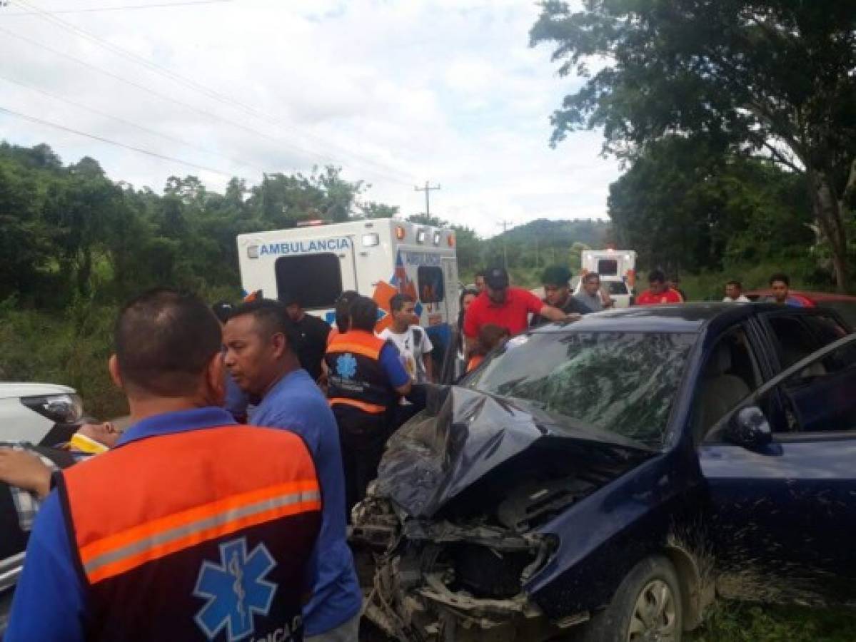 Cuatro personas heridas deja accidente en carretera hacia Choloma