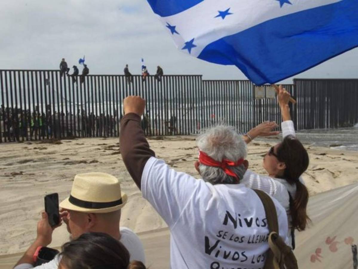 Congresista estadounidense anuncia en Honduras cruzada a favor de migrantes