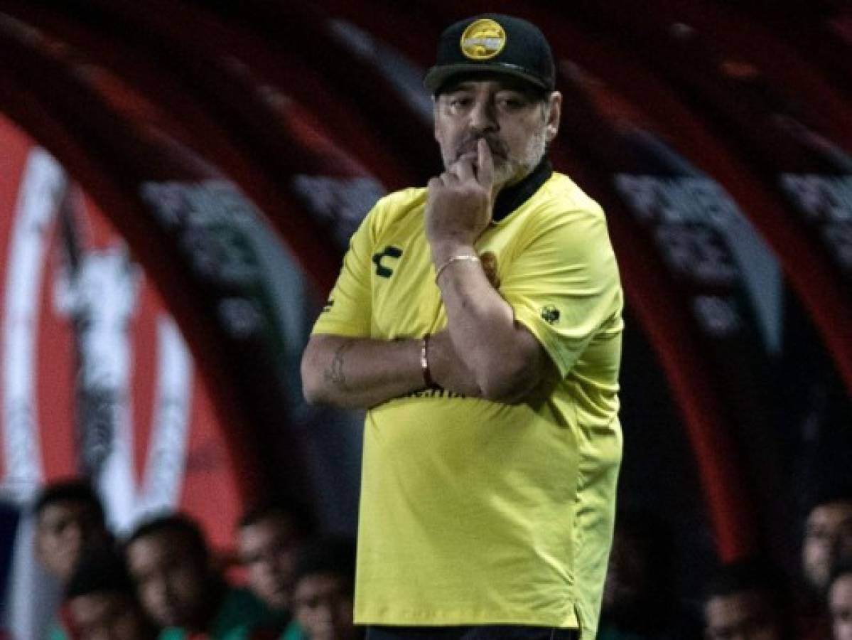 Diego Armando Maradona coquetea con dirigir a la selección de México