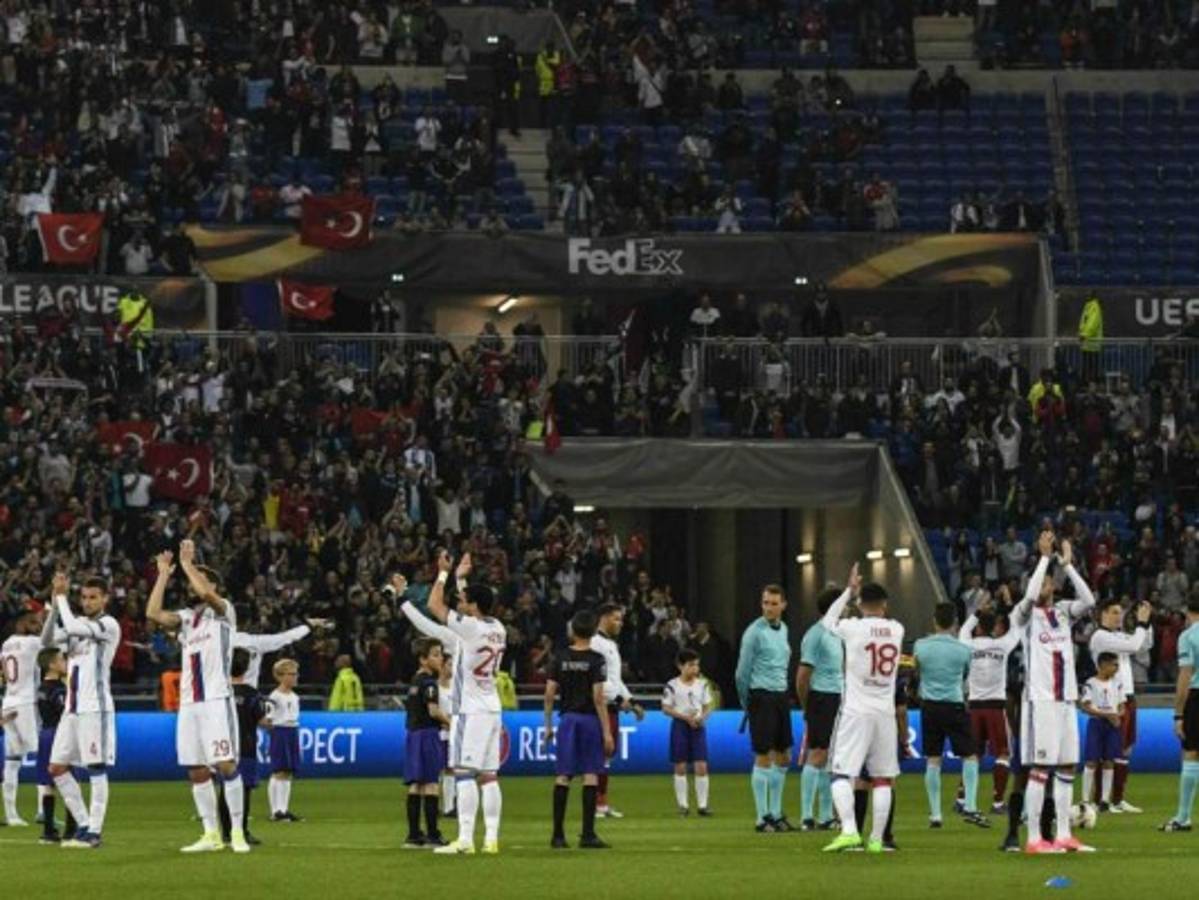 La UEFA abre procedimiento disciplinar al Lyon por incidentes en la Europa League  