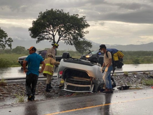Una persona muerta y una herida deja accidente de tránsito en el Canal Seco