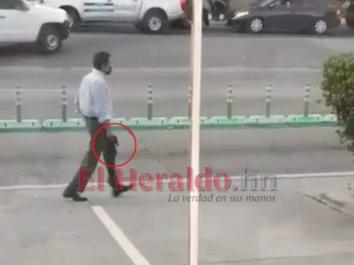 Cámaras captan con arma en mano al supuesto atacante de Riccy Moreno