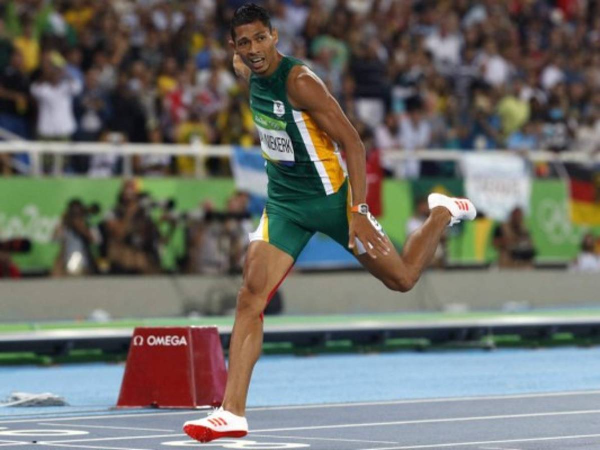 Oro y récord del mundo para sudafricano Wayde Van Niekerk en 400 metros