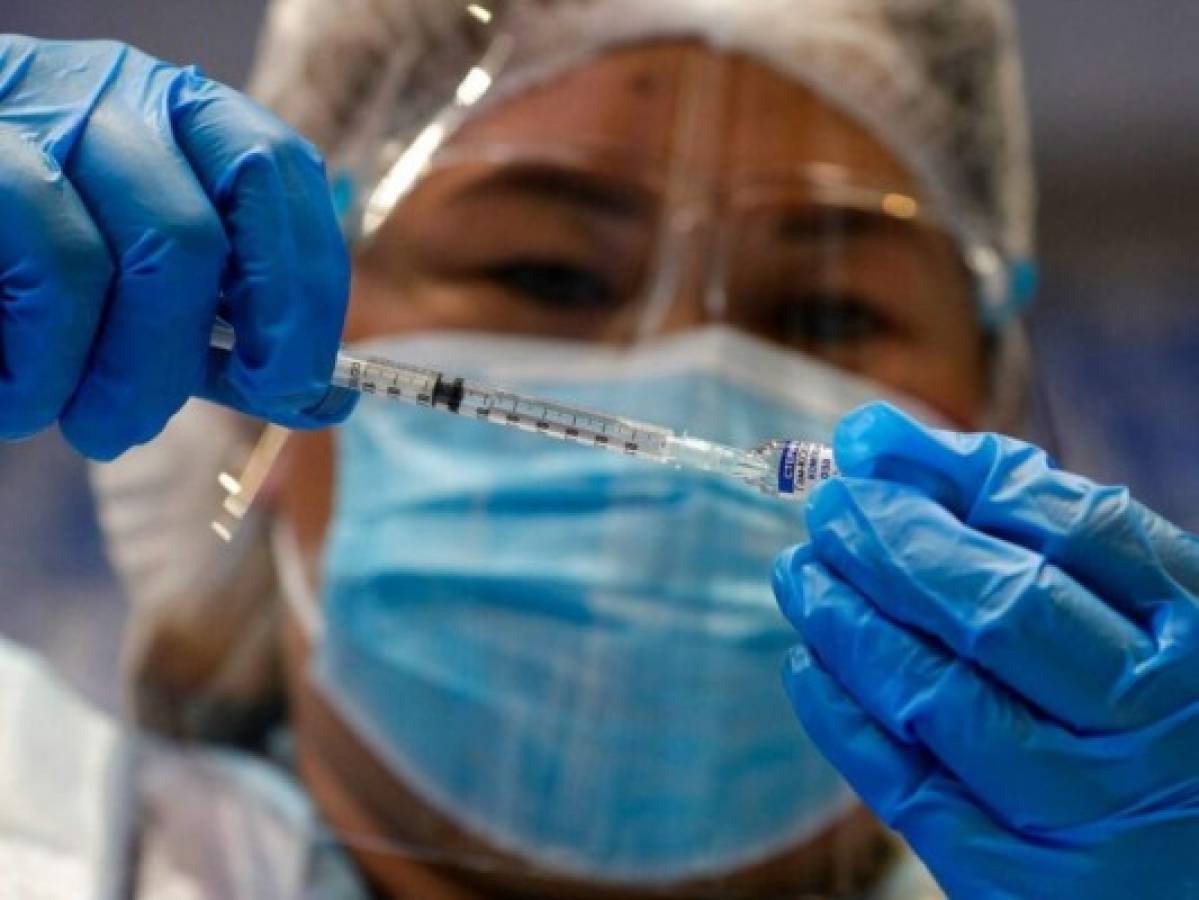 Sin tener segunda dosis, Salud iniciará vacunación con Sputnik V
