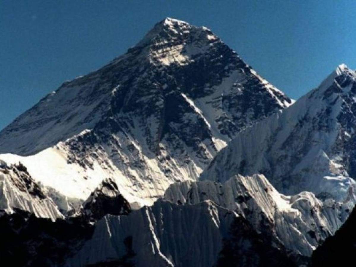 Montañista da positivo a coronavirus... en el Everest