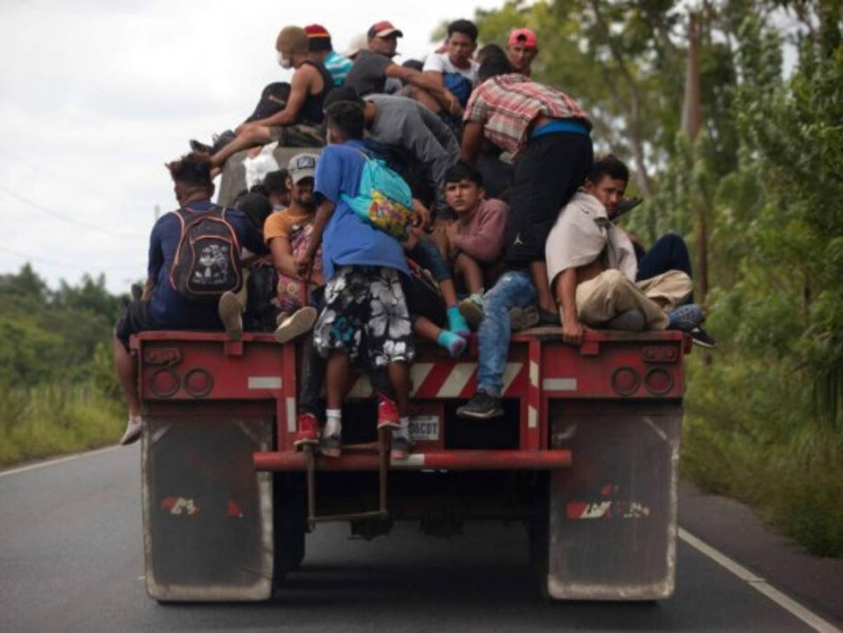 Huracanes y COVID, presagio de más migración rumbo a EEUU  