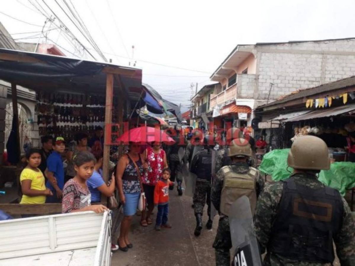 Desalojan grupo de personas que pretendían vandalizar mercado San Francisco, Comayagua