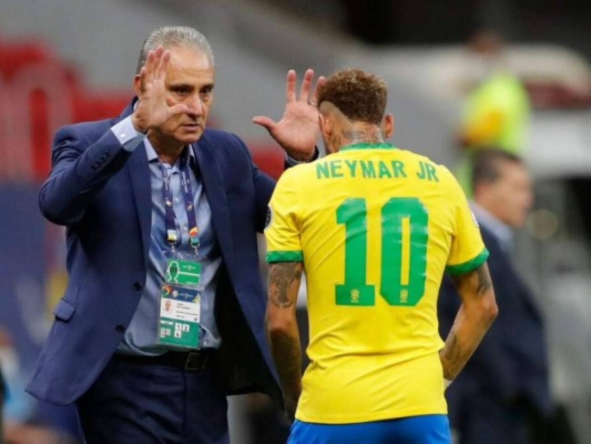 Entrenador Tite de Brasil busca delantera ideal contra Perú