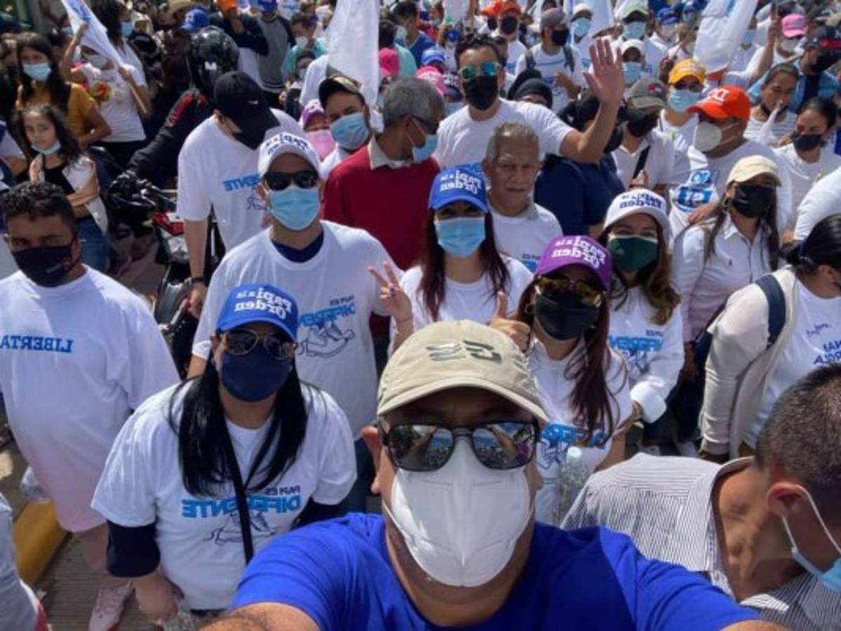 En imágenes: Nacionalistas dicen 'no al aborto' en concurrida movilización