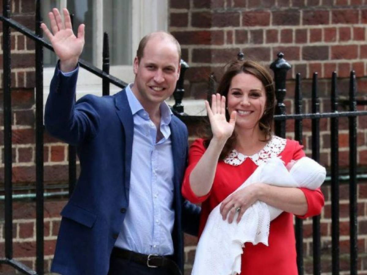 Relevan fotos del bautizo de Kate Middleton, esposa del príncipe Williams