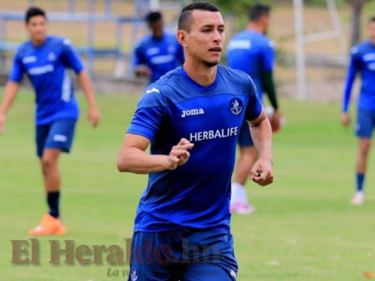 FOTO: Erick Andino sufre doble fractura tras falta recibida por Gerson Chávez