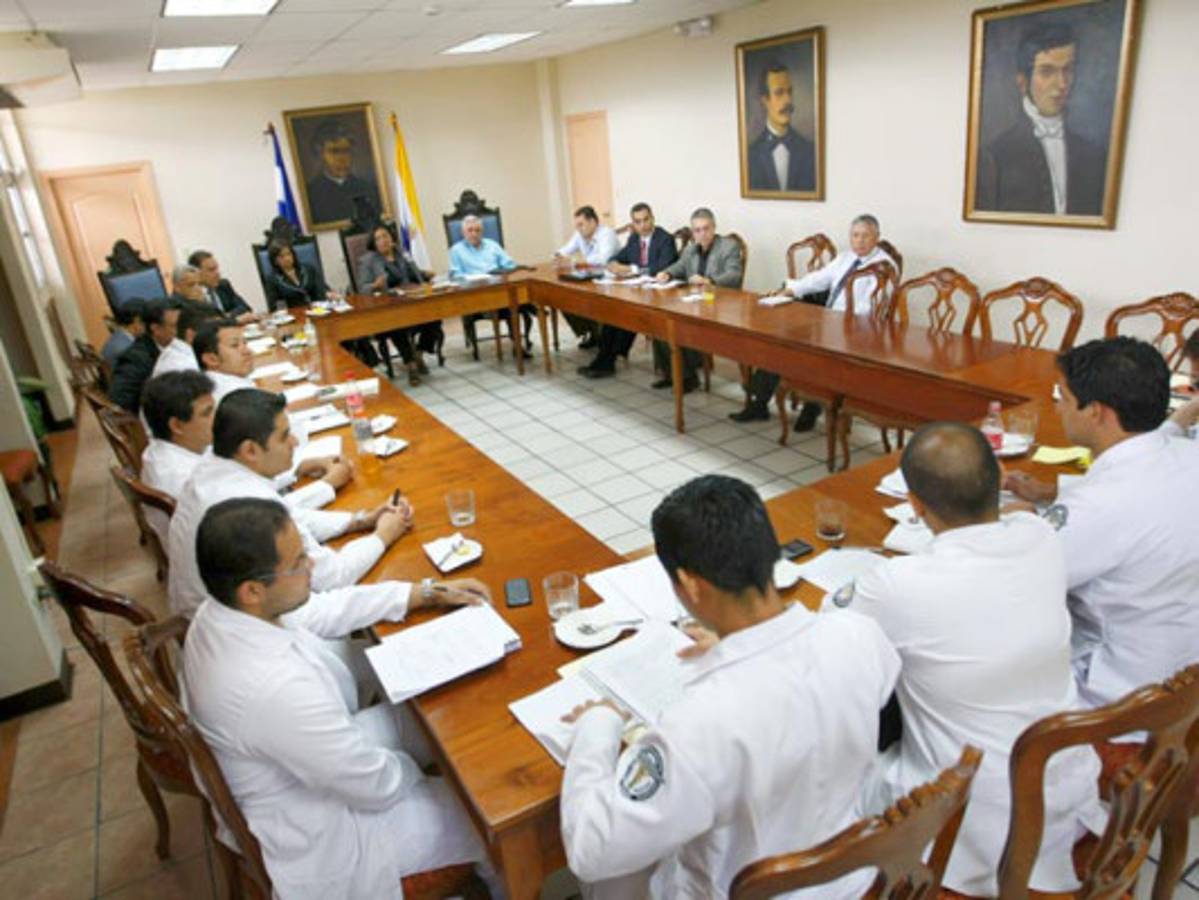 Después de mes y medio en huelga, estudiantes mantienen exigencias