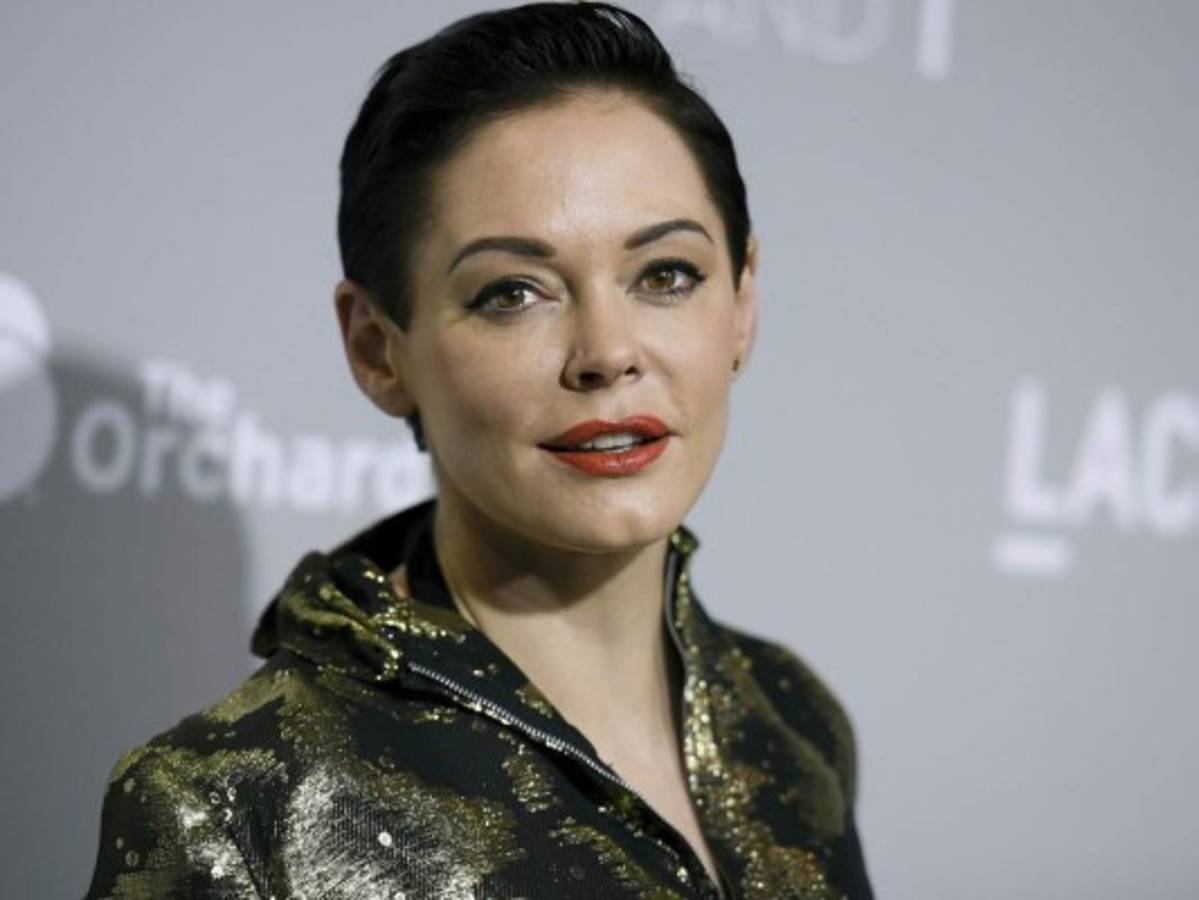 Rose McGowan se defiende tras tuitear disculpa a Irán por ataque 