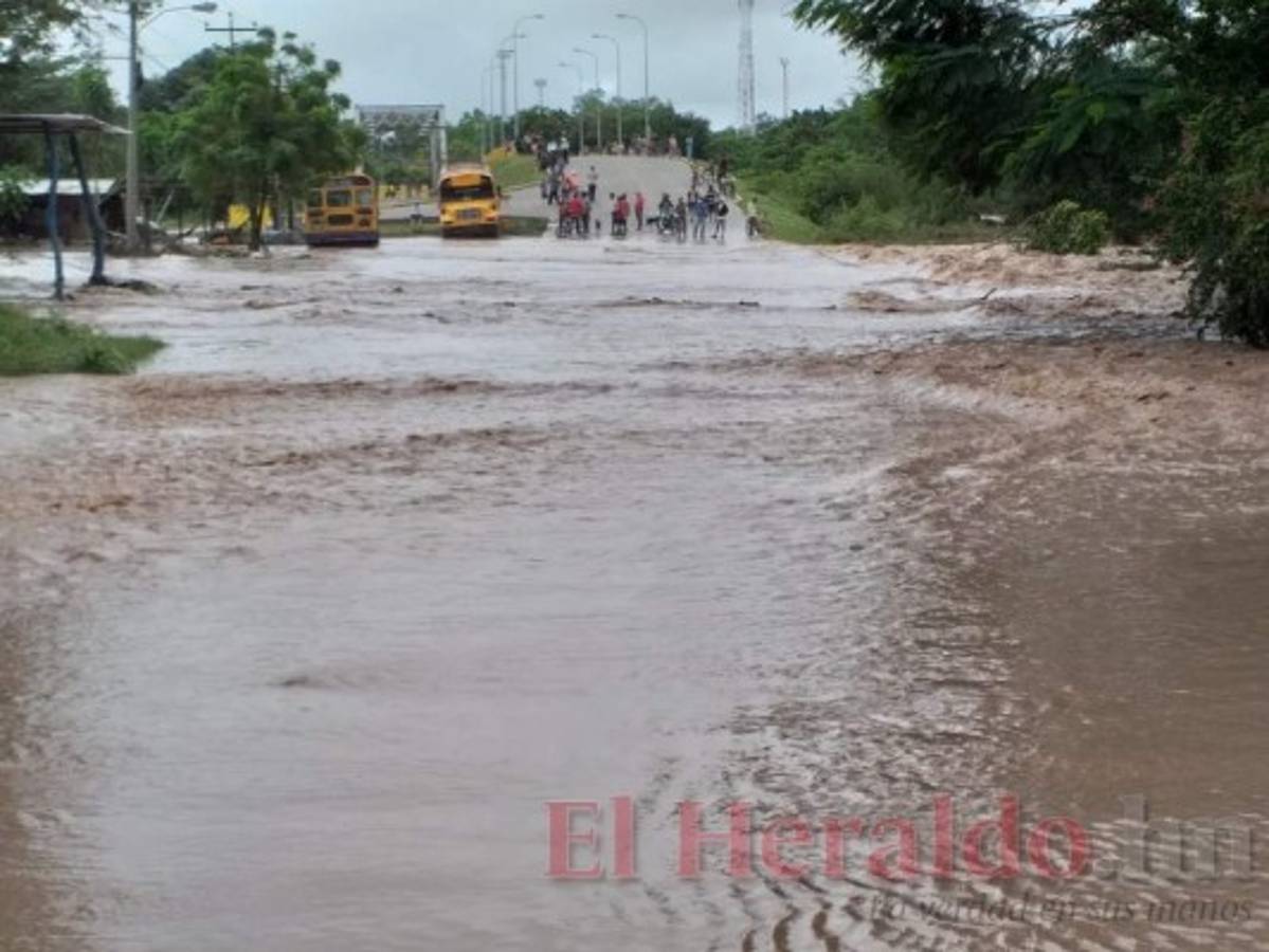 El río Humuya se desbordó en varios sectores a su paso por Comayagua.