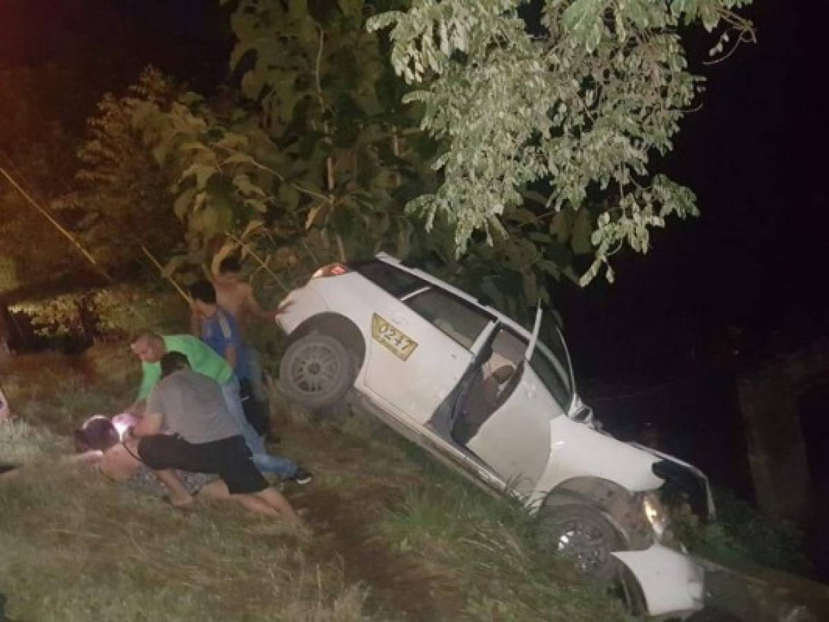 Dos heridos tras accidente de taxi en Coxen Hole, Roatán