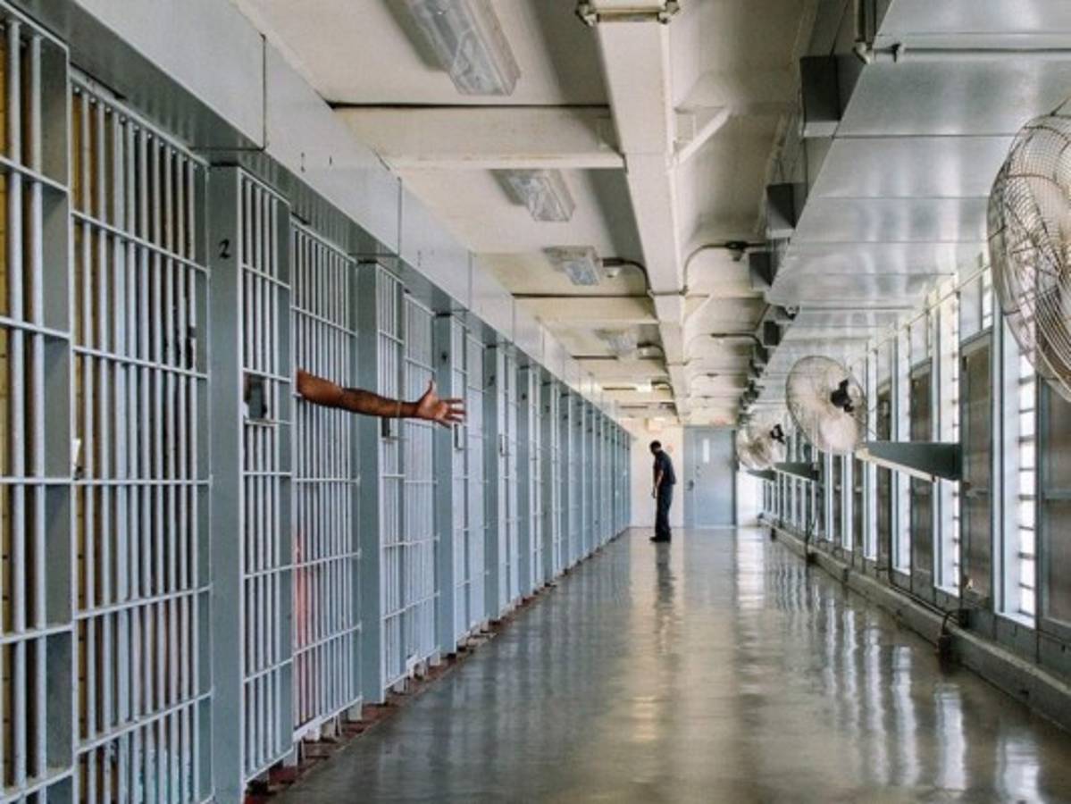 El artículo de Octavio Carvajal: Capos serviles