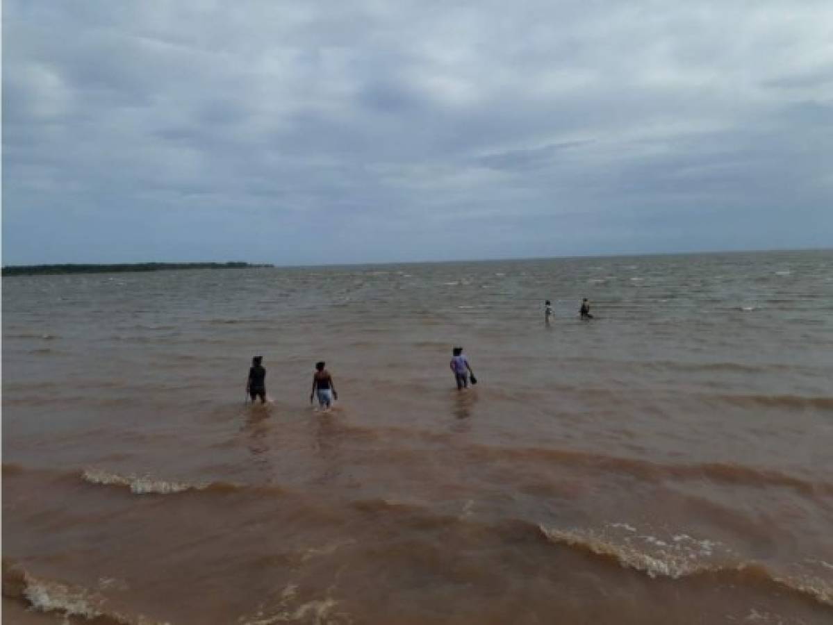 Honduras: Una persona pierde la vida y dos sobreviven de milagro en la Laguna Caratasca