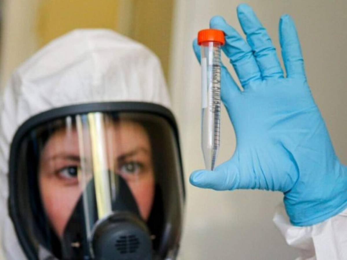 Científicos vigilan en Sudáfrica nueva variante del mortal coronavirus