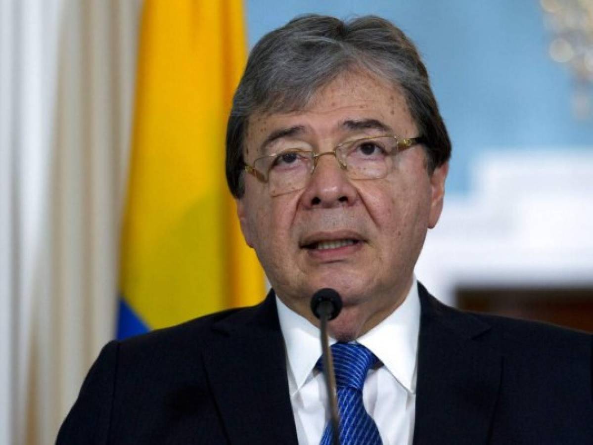 Muere ministro de Defensa de Colombia a causa de covid-19   