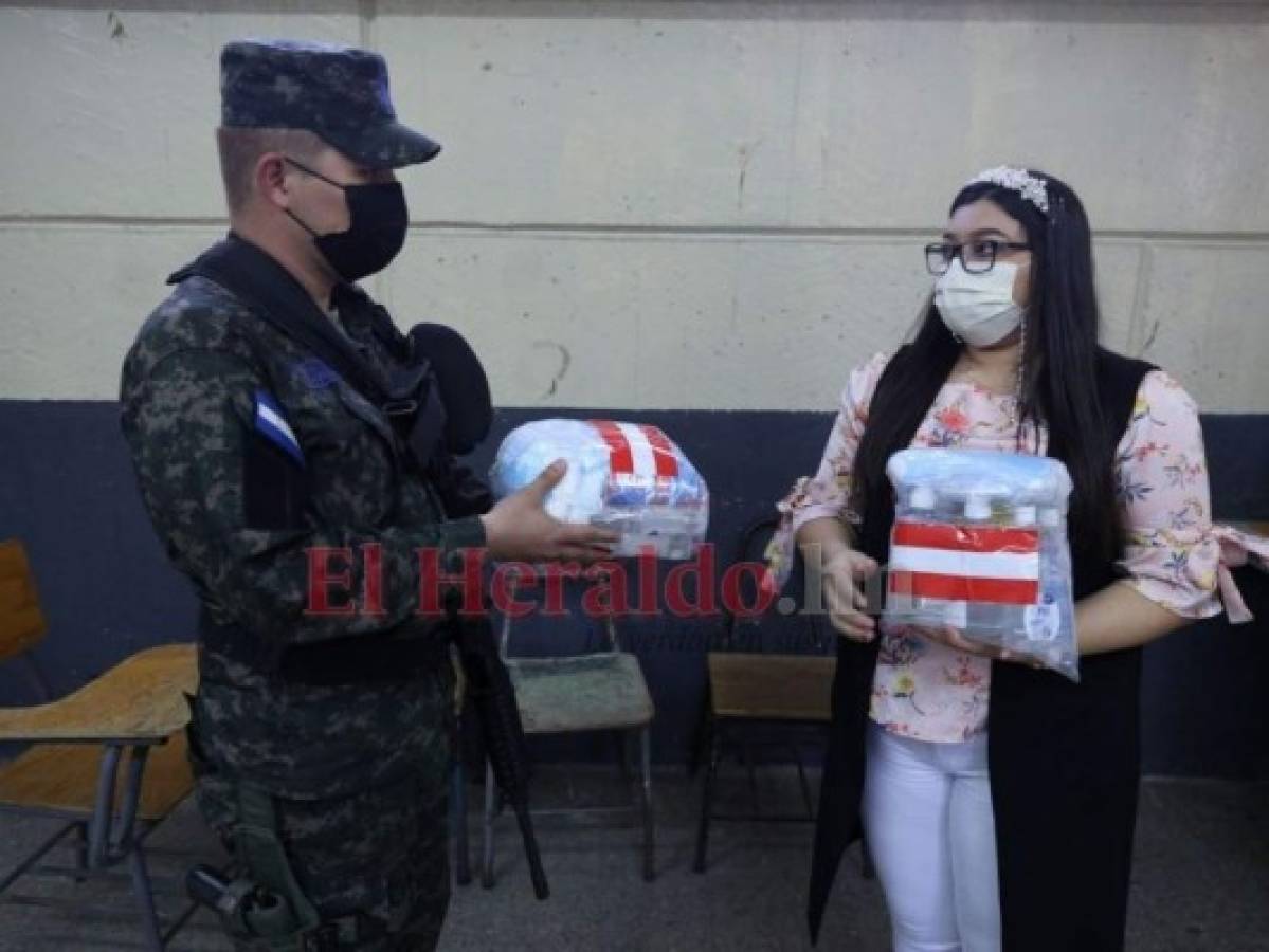 Con mascarillas y medidas de bioseguridad se desarrollan atípicas elecciones primarias (Fotos)