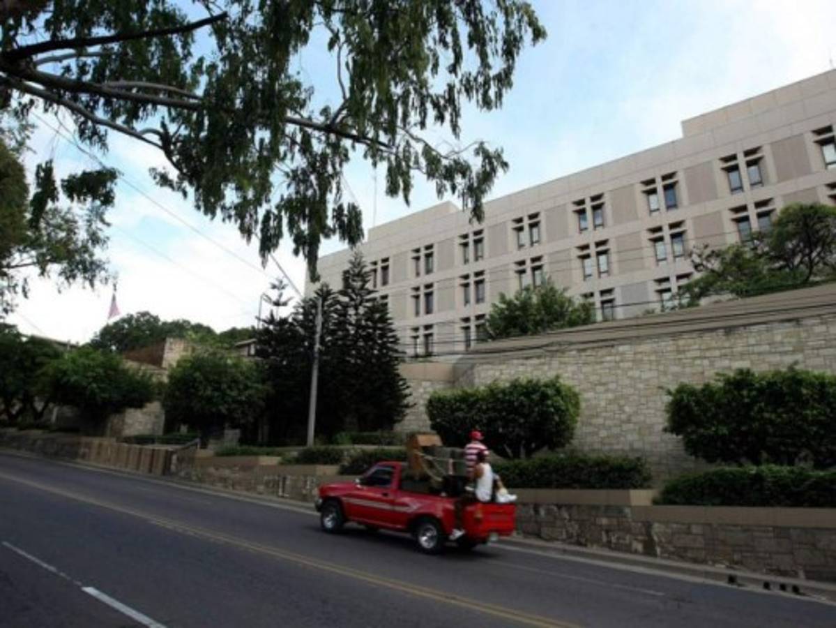 Embajada de EEUU en Honduras advierte peligros por tomas en Tegucigalpa