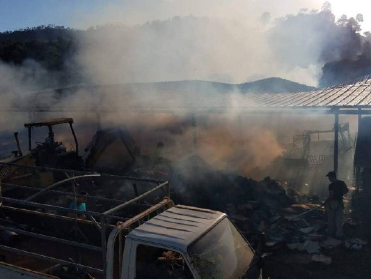 Voraz incendio consume predio en Danlí dejando millonarias pérdidas