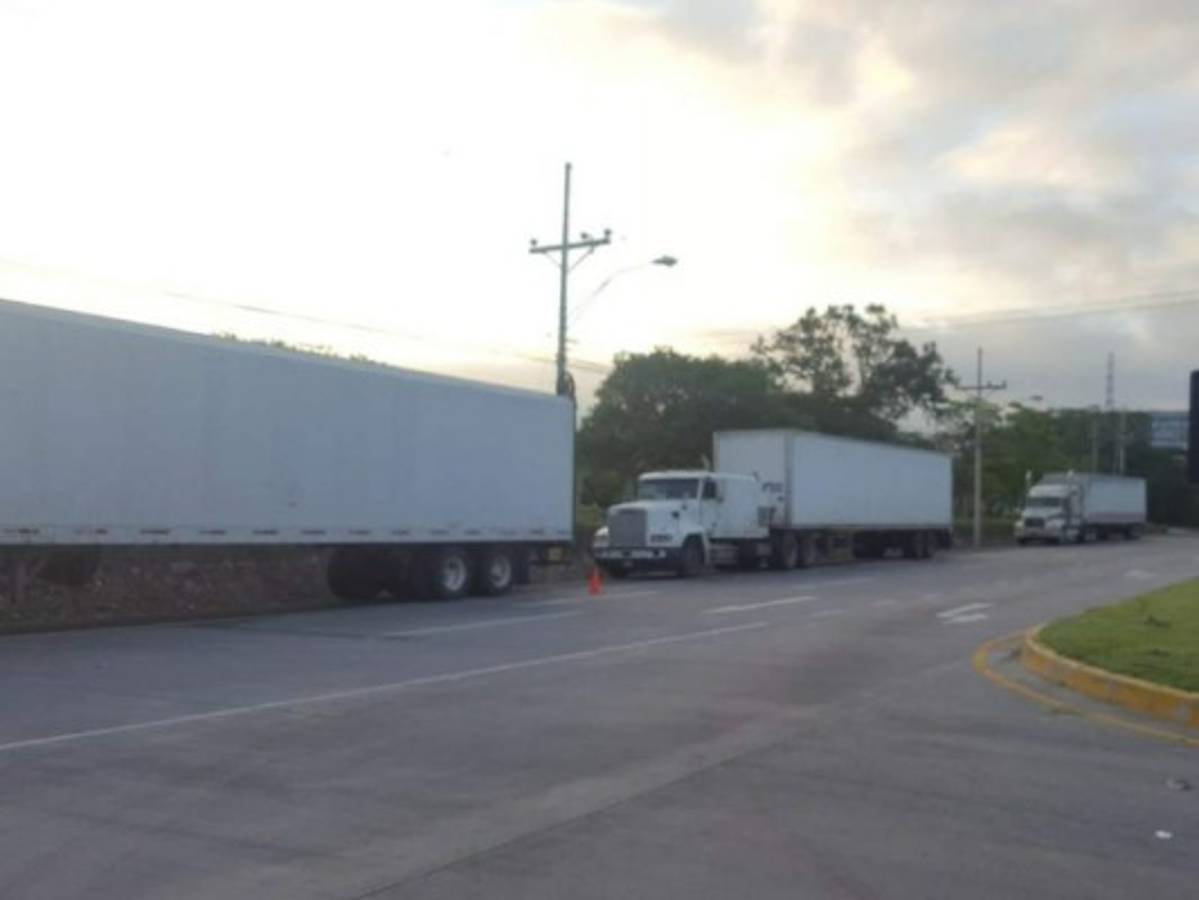 Conductores de carga pesada nuevamente realizan paro de transporte en Honduras